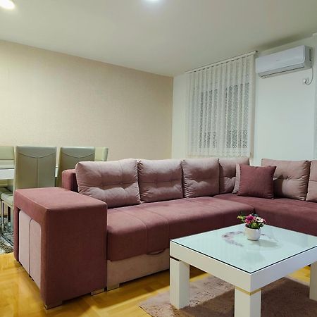 Apartman Lara Pirot Bagian luar foto