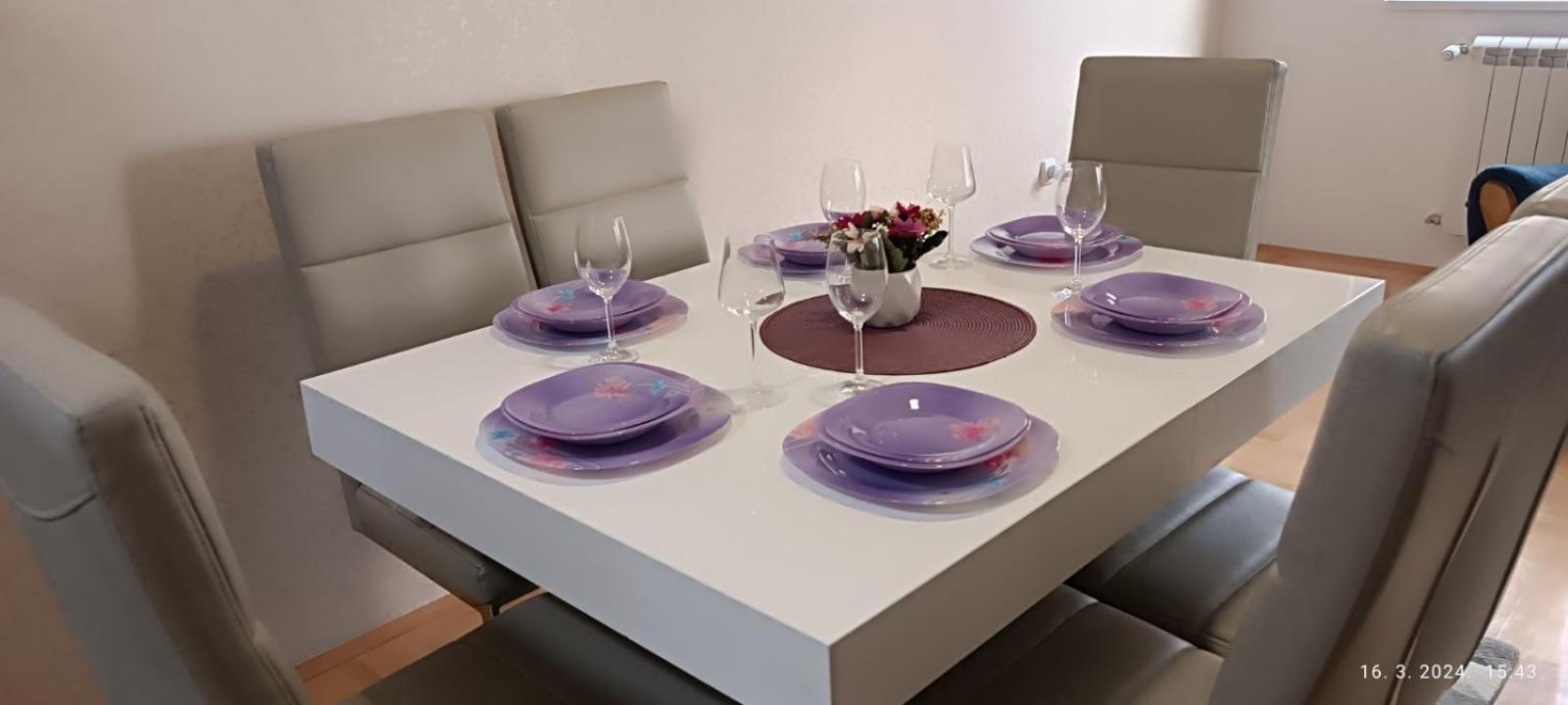 Apartman Lara Pirot Bagian luar foto